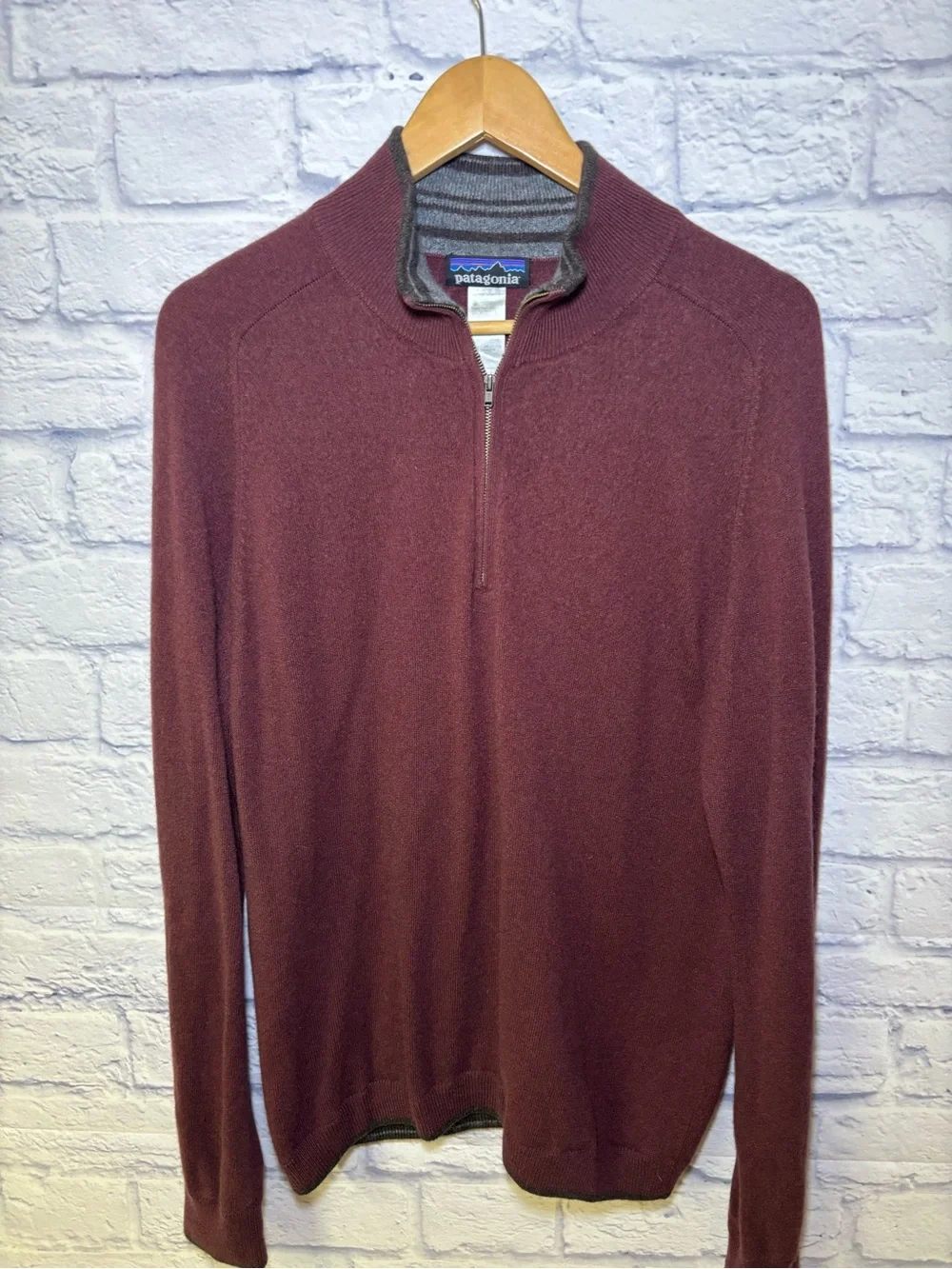 Patagonia Recycled Cashmere 1/4-Zip Sweater Men’s Medium Maroon Long Sleeve